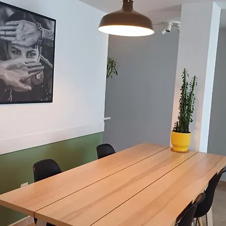 Dom wakacyjny Modern House With 2 Bedrooms Near The