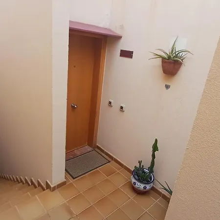 Modern House With 2 Bedrooms Near The Dom wakacyjny Castillo del Romeral