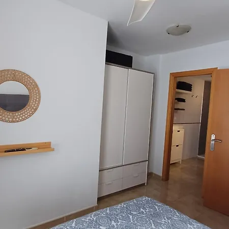 Modern House With 2 Bedrooms Near The Dom wakacyjny Castillo del Romeral