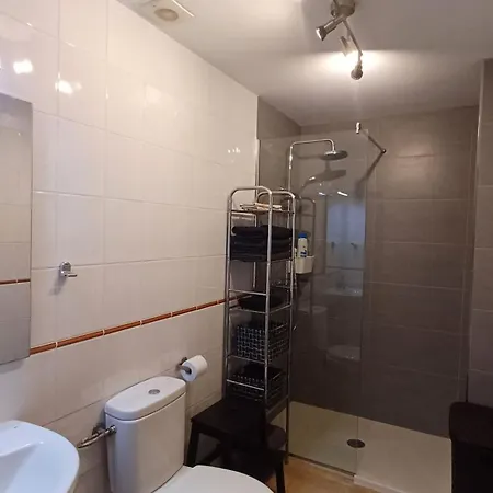 Feriehus Modern House With 2 Bedrooms Near The Castillo del Romeral
