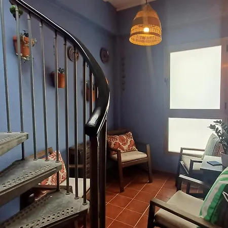 Feriehus Modern House With 2 Bedrooms Near The Castillo del Romeral