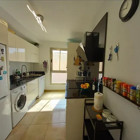 Modern House With 2 Bedrooms Near The Holiday home Castillo del Romeral